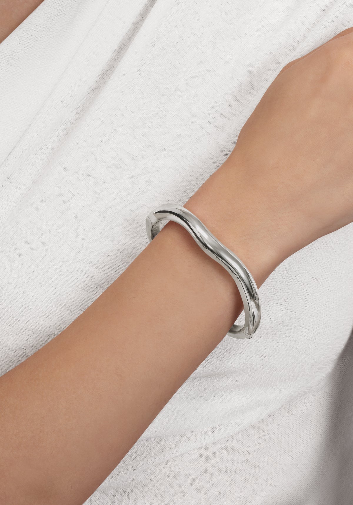 River Slim Hinged Bangle, Silver