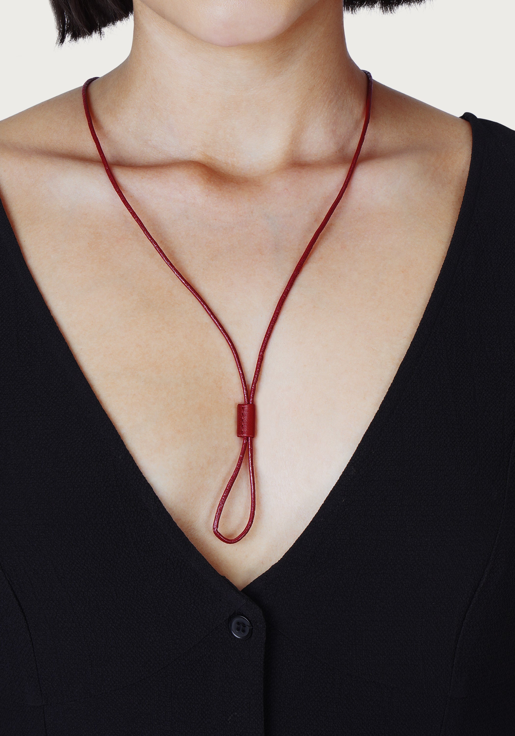 Cheval Leather Necklace, Silver